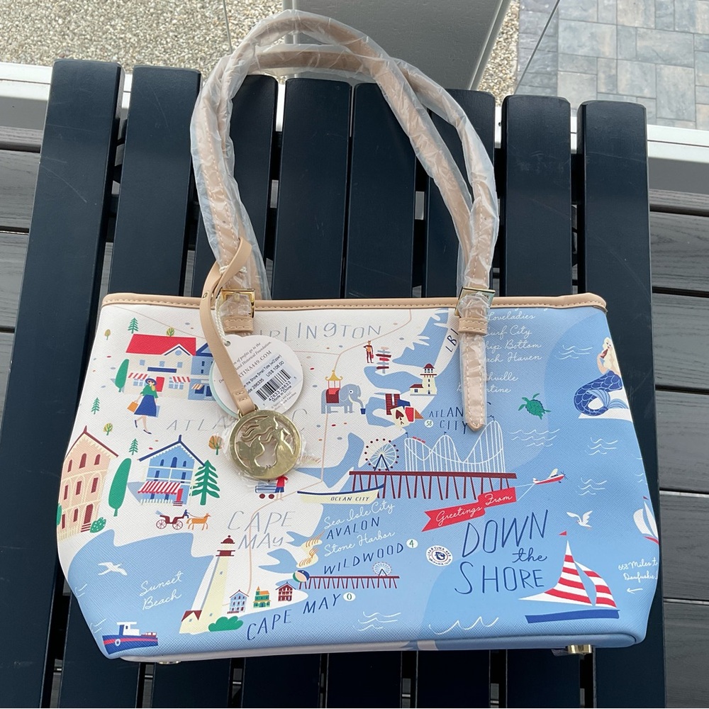 Spartina 449 tote with zipper NWT pretty embellishments on pockets inside